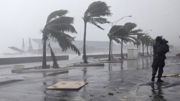 رياح قوية تتجاوز 100 كلم في الساعة والبحر شديد الهيجان الاثنين