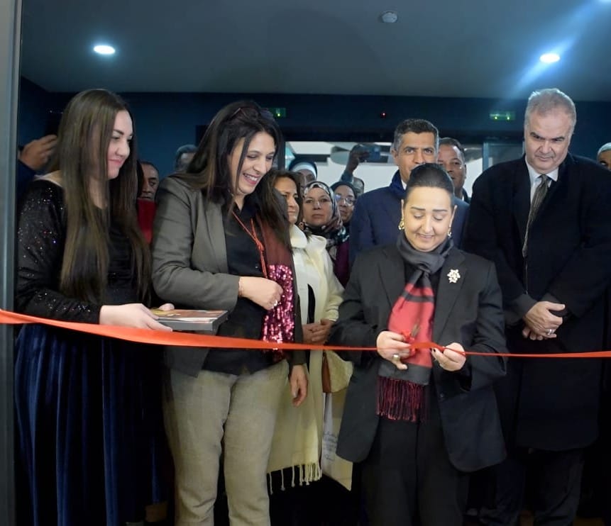 وزيرة الشؤون الثقافية تفتتح الدورة الثانية للصالون الوطني للفنون التشكيلية بالمتحف الوطني للفن الحديث والمعاصر