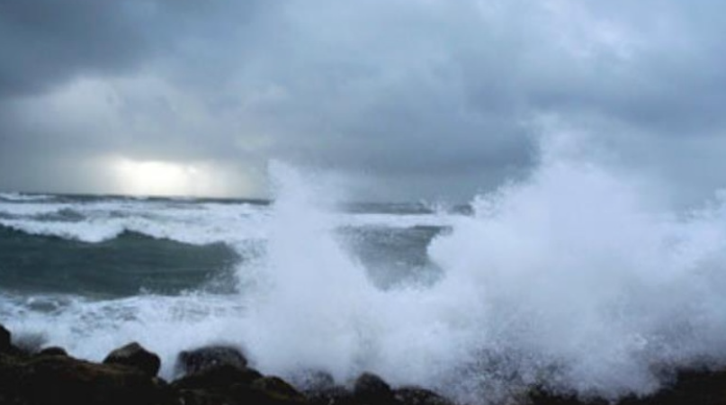 رياح قوية تتجاوز 100 كلم في الساعة والبحر شديد الهيجان اليوم الاثنين