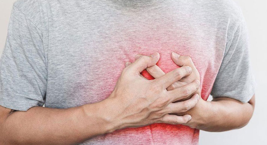 طبيب مختص في أمراض القلب ينبّه من الاعراض الاولية للجلطة القلبية ويدعو الى ضرورة التسريع بالذهاب الى أقرب قسم استعجالي