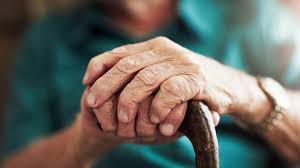 توزر: التحسيس بخطورة إساءة معاملة كبار السن في أيام توعوية لتلاميذ المعاهد