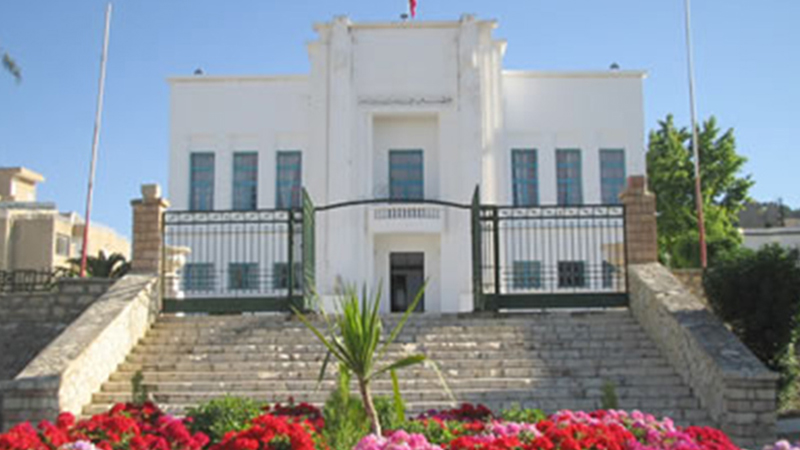 بلدية الكاف تواصل تدخلاتها لجهر حواشي الطرقات وتنظيف البالوعات ومناطق تراكم المياه