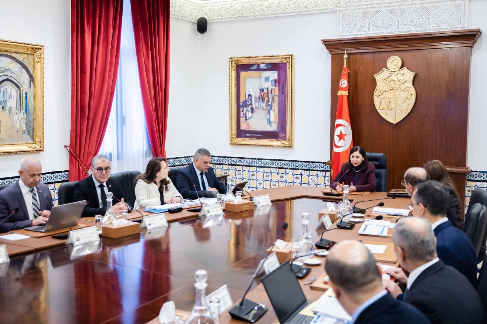 مشروعا الربط الكهربائي بين تونس وإيطاليا ومصنع ثلاثي الفسفاط الرفيع بالمظيلة 2 من أبرز محاور اجتماع لجنة تسريع إنجاز المشاريع العمومية