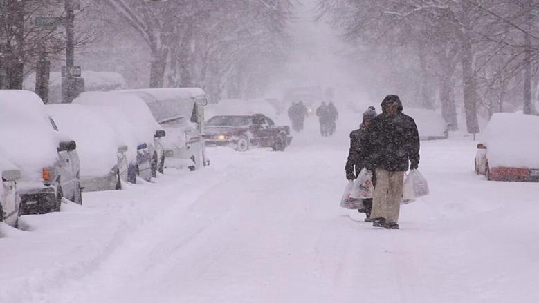مصرع 11 شخصا على الأقل جراء عاصفة ثلجية اجتاحت نحو 40 ولاية أمريكية