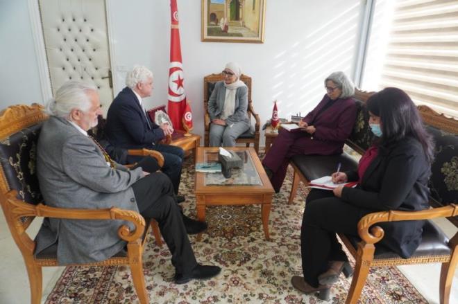 وزيرة الأسرة تبحث مع المدير الإقليمي للـ "يونيسيف" لمنطقة الشرق الأوسط وشمال افريقيا سبل دعم التعاون