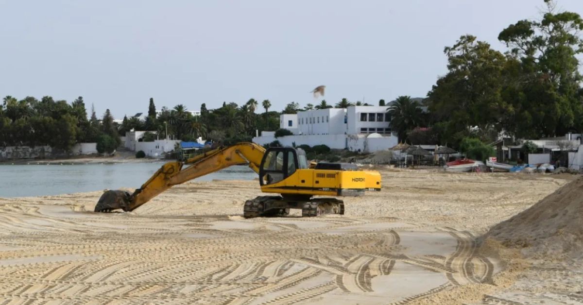 نابل: إجراءات استعجالية للتوقي من مخاطر الأضرار التي لحقت بالواجهة البحرية لنزل راجع بالنظر لوزارة الشباب والرياضة 