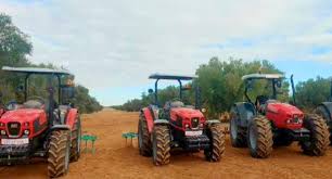 المركّب الفلاحي بالشعّال يتسلم دفعة من الجرارات والالات الفلاحية في إطار التعاون التونسي-الإيطالي