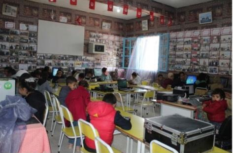 سيدي بوزيد: توزيع حوالي 585 حقيبة مطالعة على 195 مدرسة ابتدائية ضمن فعاليات سنة المطالعة