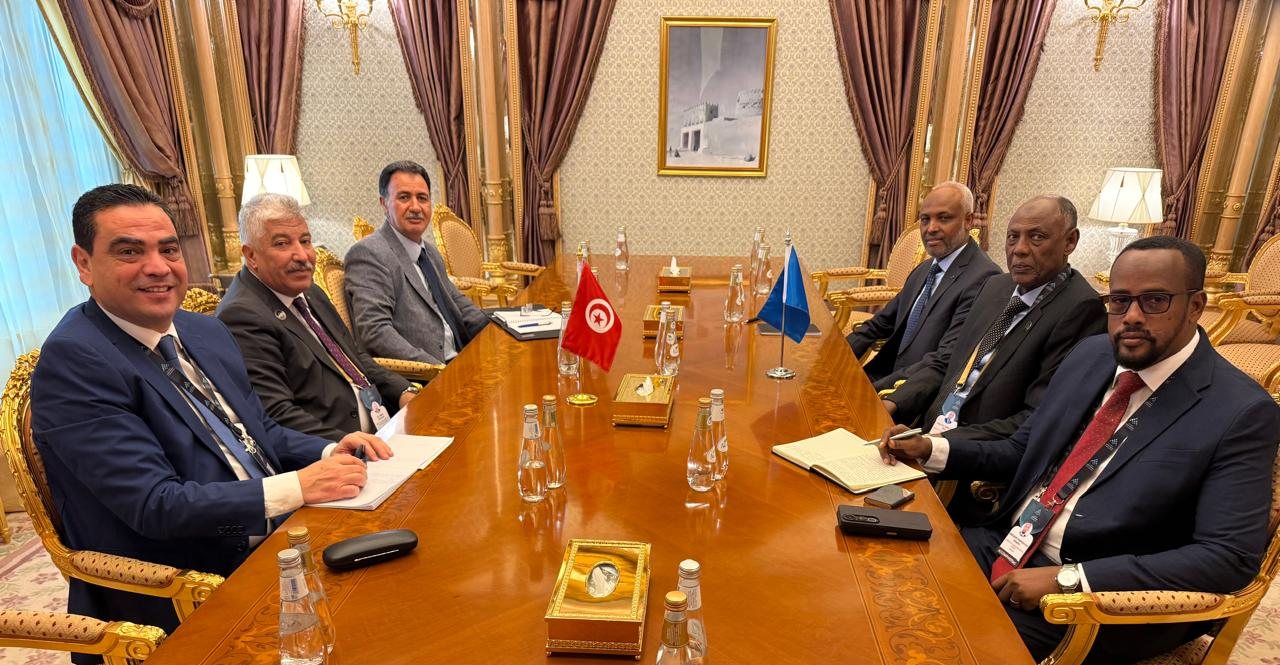 وزير التشغيل التونسي ونظيره الصومالي يتفقان على الشروع في إعداد مذكرة تفاهم ومخطط تنفيذي لمختلف برامج التعاون الثنائي