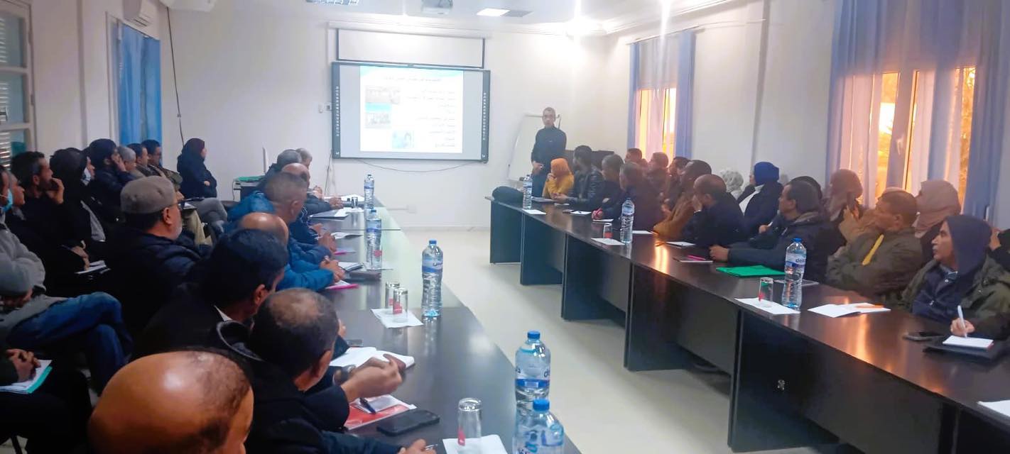 مدنين : وضعية المجامع والتعاونيات في قطاع الفلاحة والصيد البحري محور يوم اعلامي حول الهياكل المهنية الفلاحية 