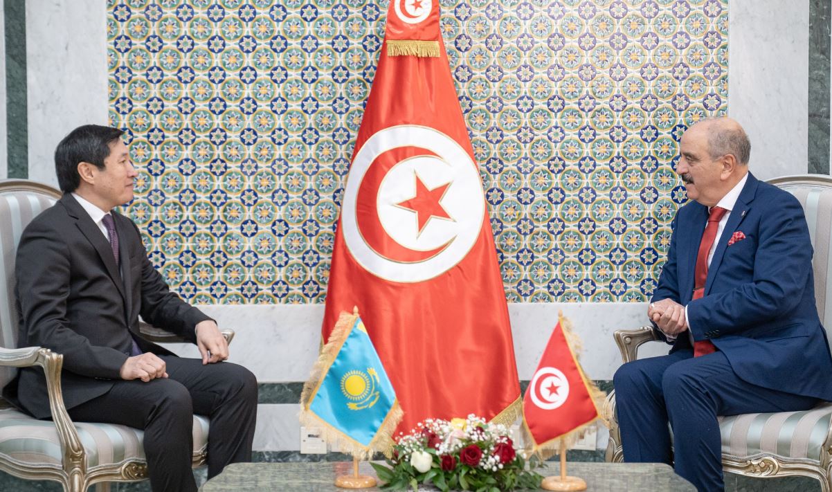 وزير الخارجية يتسلم أوراق اعتماد السفير الجديد لجمهوريّة كازاخستان بتونس