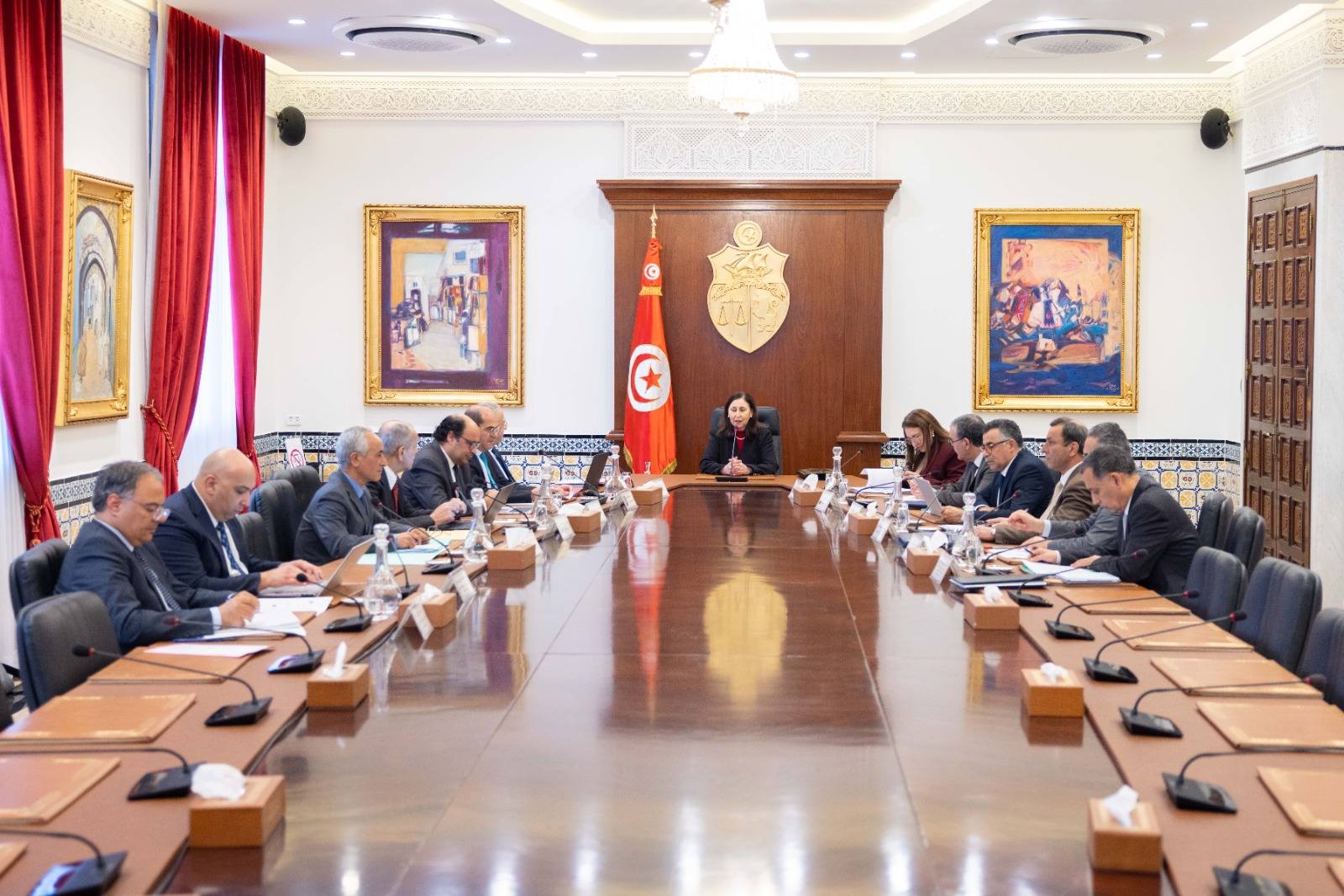 التسريع في استكمال المستشفى الجهوي صنف "ب" بنفطة من ولاية توزر محور اجتماع لجنة المشاريع الكبرى