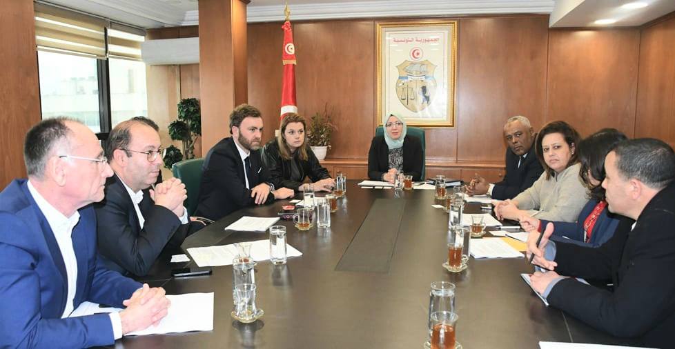 قطاع النسيج والملابس يمثل 30 بالمائة من مجموع المؤسسات الصناعية 