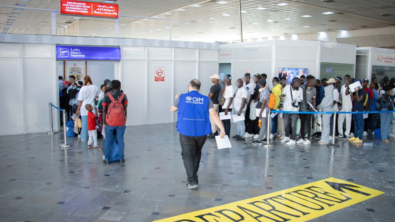 المنظمة الدولية للهجرة تؤمن العودة الطوعية لـ135 مهاجرا غينيا 