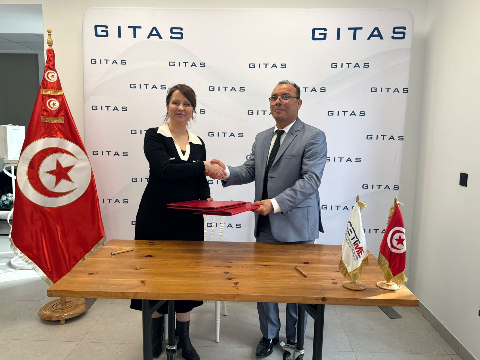  اتفاقية شراكة بين مركز الصناعات الميكانيكية ومجمع الصناعات التونسيّة لمكوّنات الطيران 