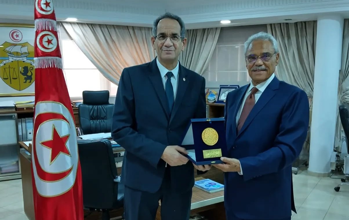 وزير التعليم العالي والبحث العلمي يستقبل المدير العام للهيئة العربية للطاقة الذرية 