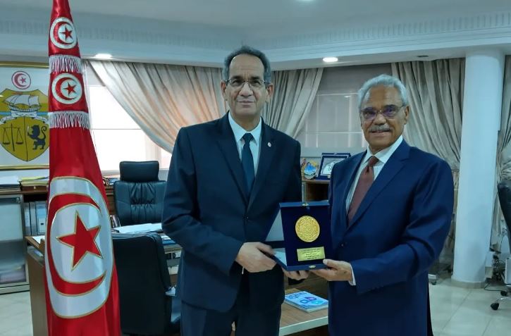 وزير التعليم العالي والبحث العلمي يستقبل المدير العام للهيئة العربية للطاقة الذرية