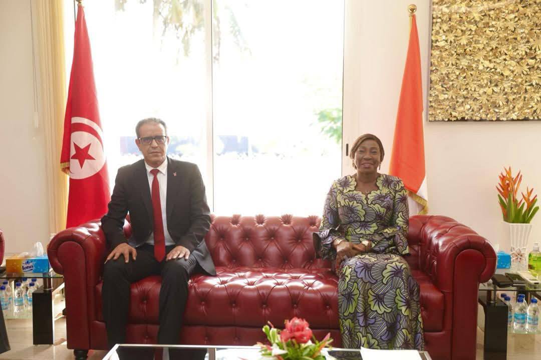 تعزيز التعاون البرلماني بين تونس وكوت ديفوار محور لقاء الدربالي برئيسة مجلس الشيوخ الإيفواري في بياموسوكرو