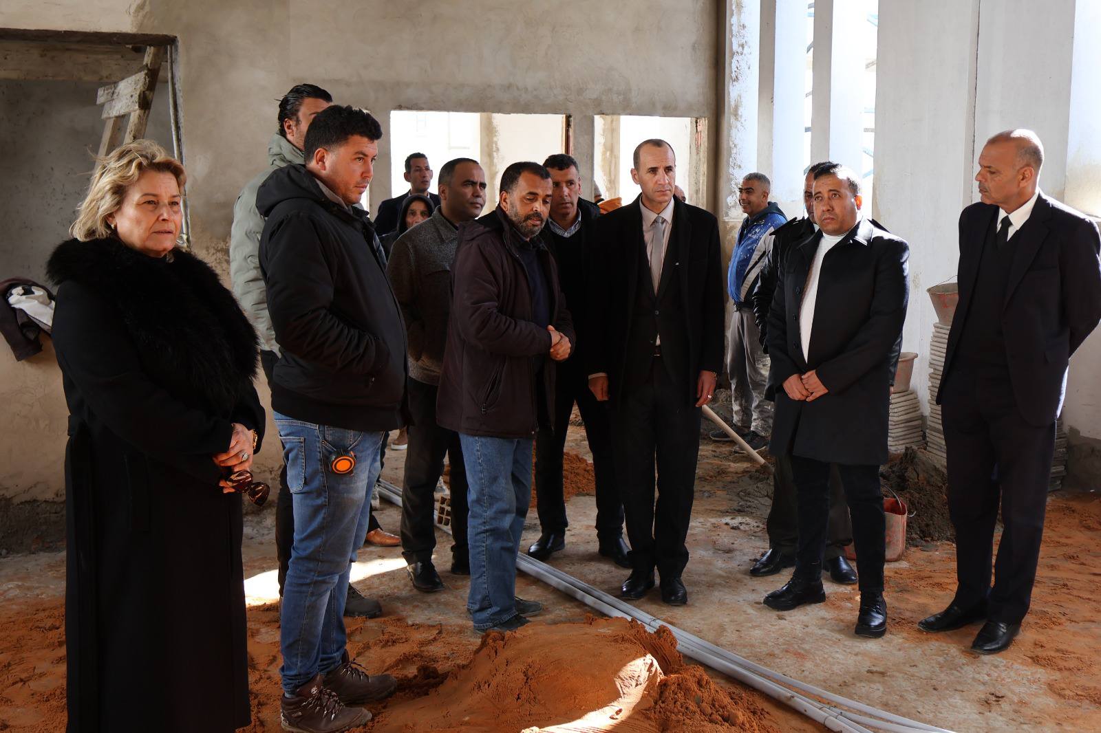 متابعة سير إنجاز عدد من مشاريع وزارة التربية .