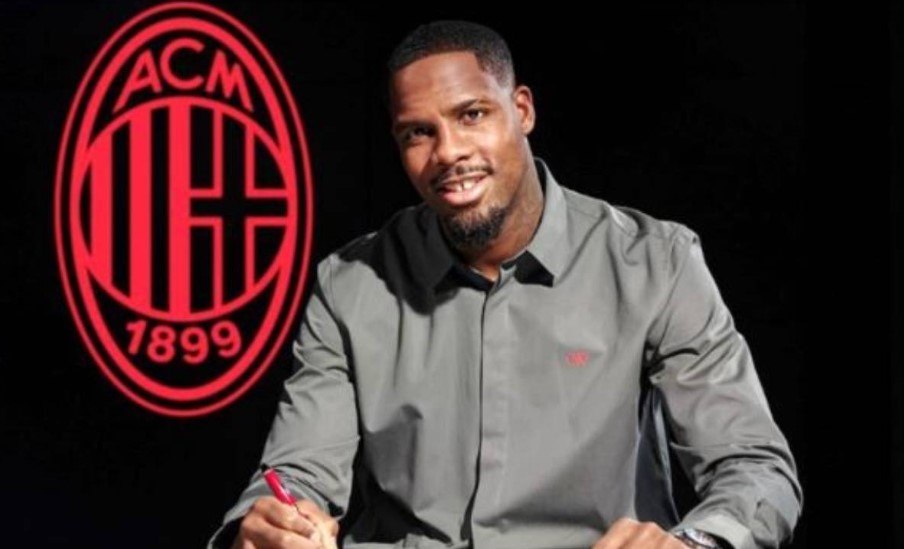 ميلان يُعلن تمديد عقد حارسه الفرنسي حتى 2031