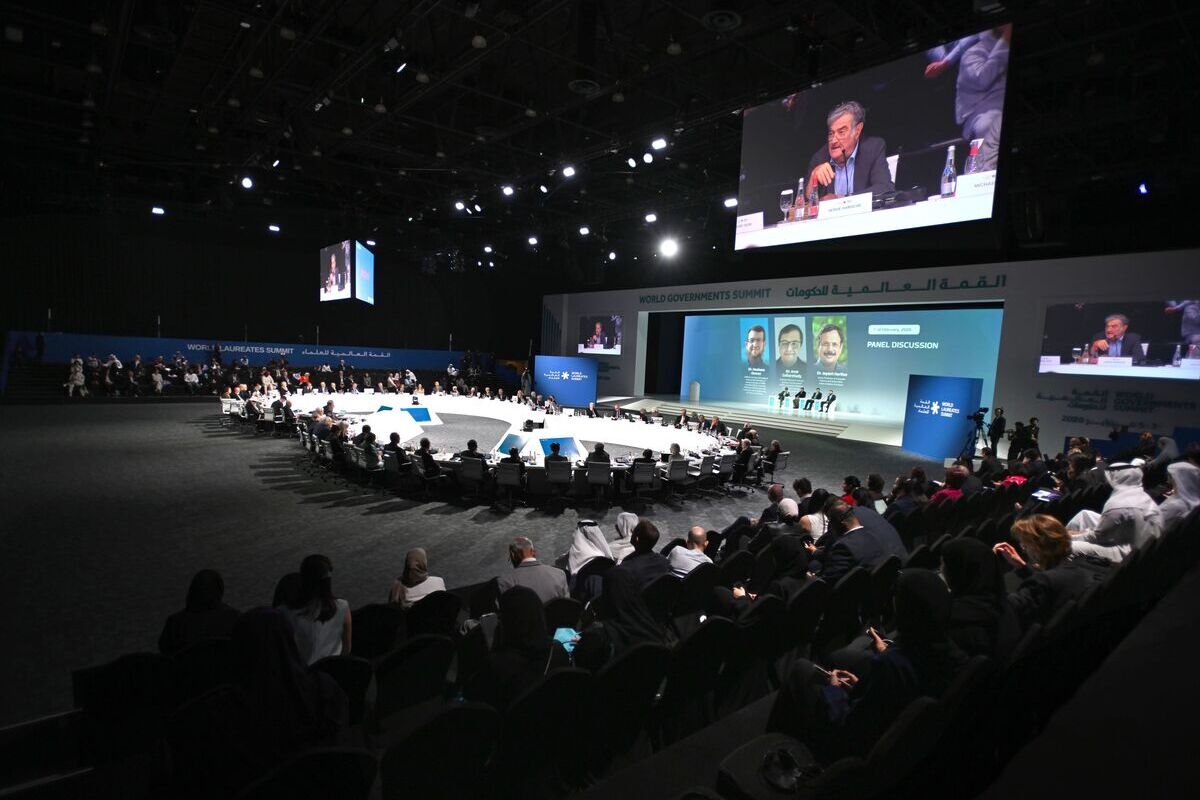 انطلاق القمة العالمية للعلماء في دبي بمشاركة أكثر من 100 عالم