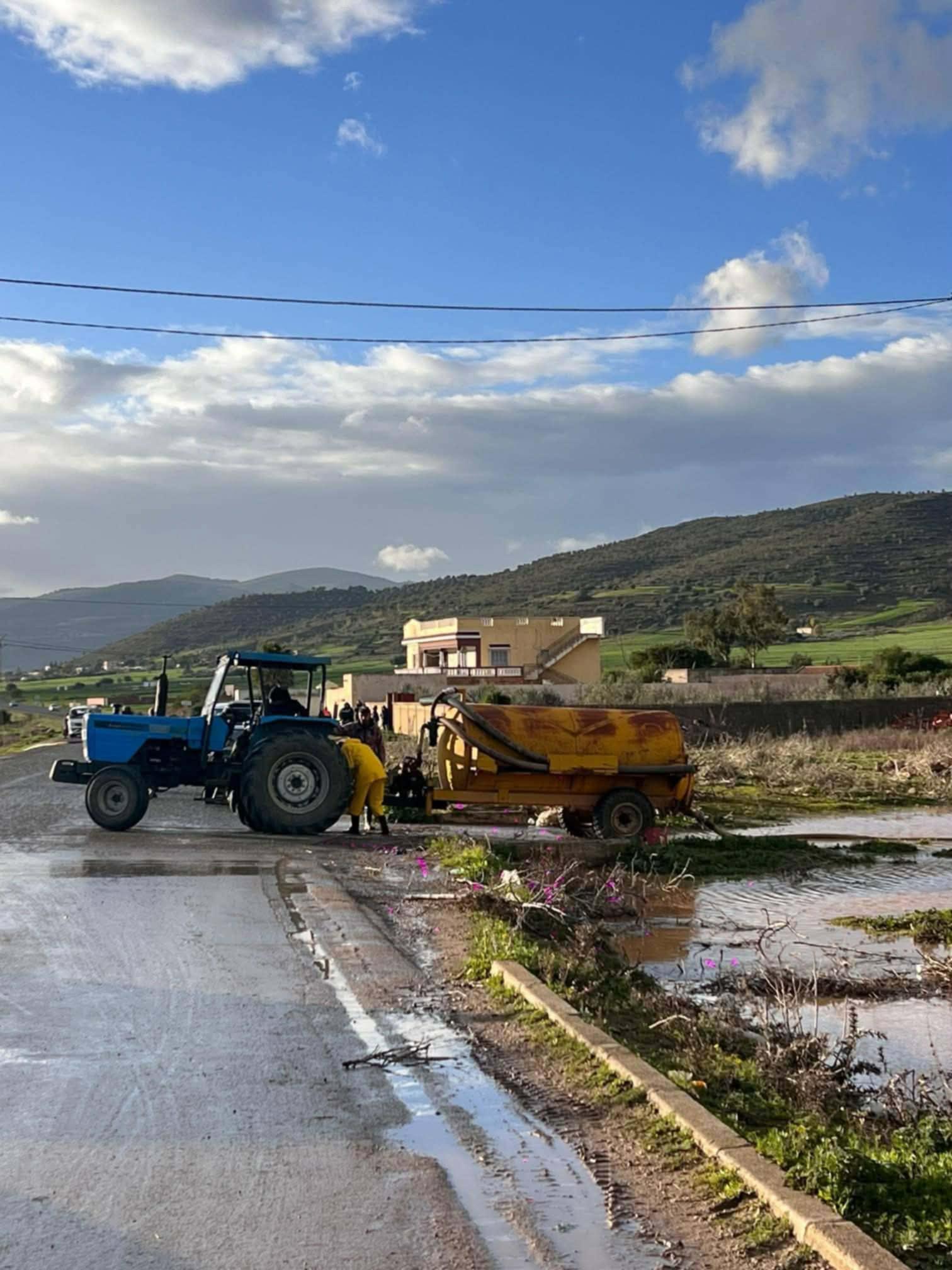 فلاحون بولاية جندوبة يطالبون بضرورة التدخل ببعض المناطق الفلاحية التي تضررت بسبب الأمطار و فيضان الأودية