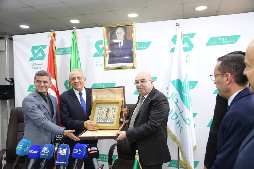 وزير الصحّة مصطفى الفرجاني في الجزائر لتعزيز التنسيق و التعاون في القطاع الصحّي