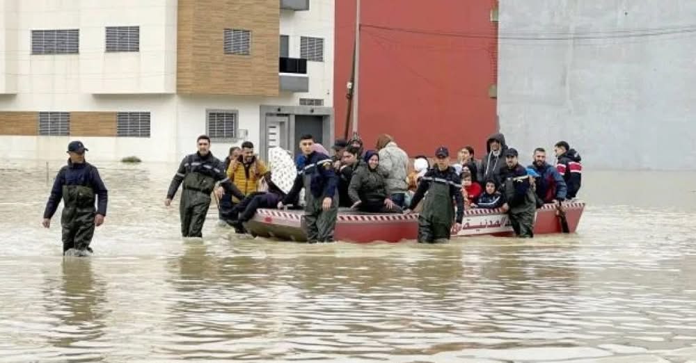 المغرب: إجلاء نحو نصف سكان مدينة القصر الكبير تحسّبا من الفيضانات