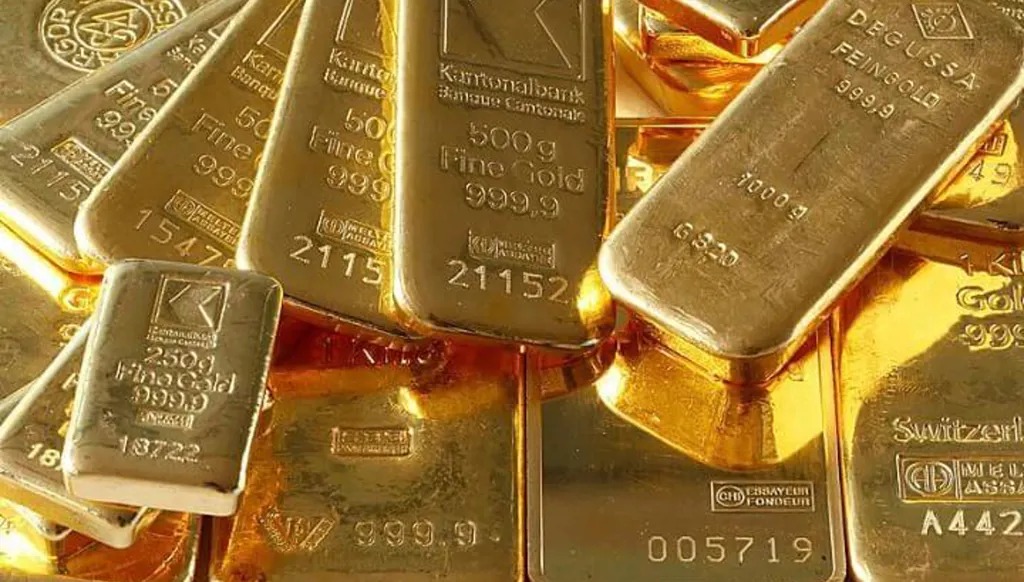 الذهب يرتفع بأكثر من 3% بعد موجة بيع حادة