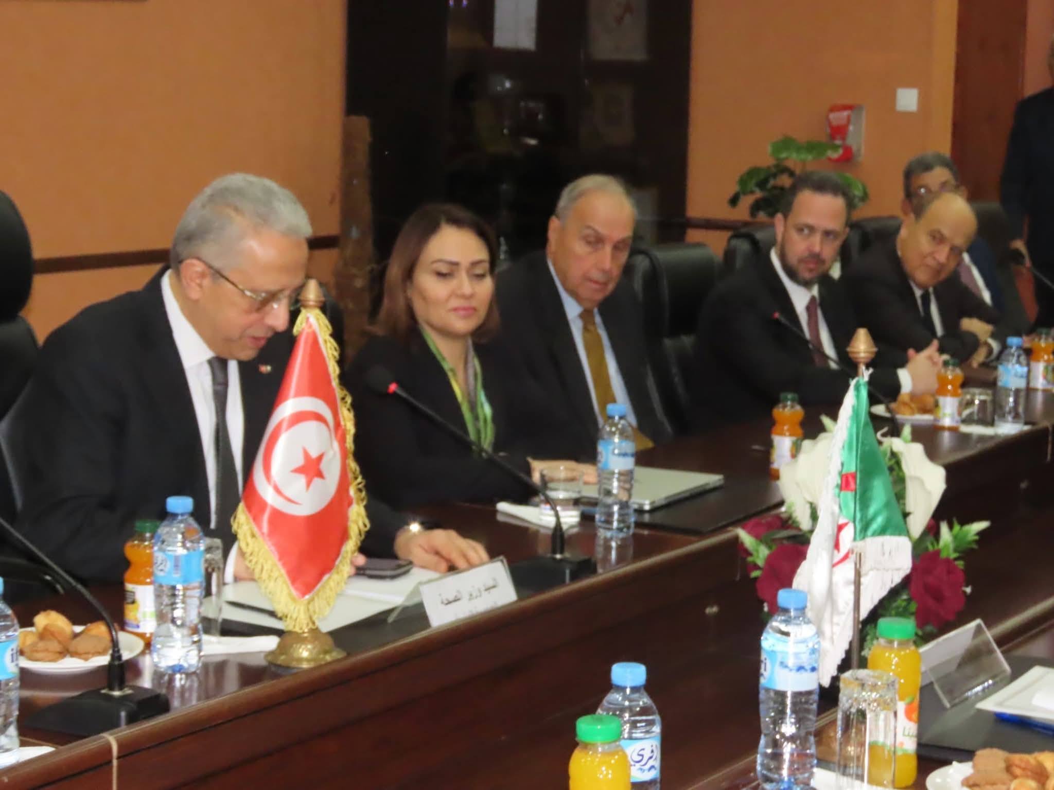 الاتفاق في لقاء وزير الصحة بنظيره الجزائري على دفع التعاون في مجالات ذات أولوية.