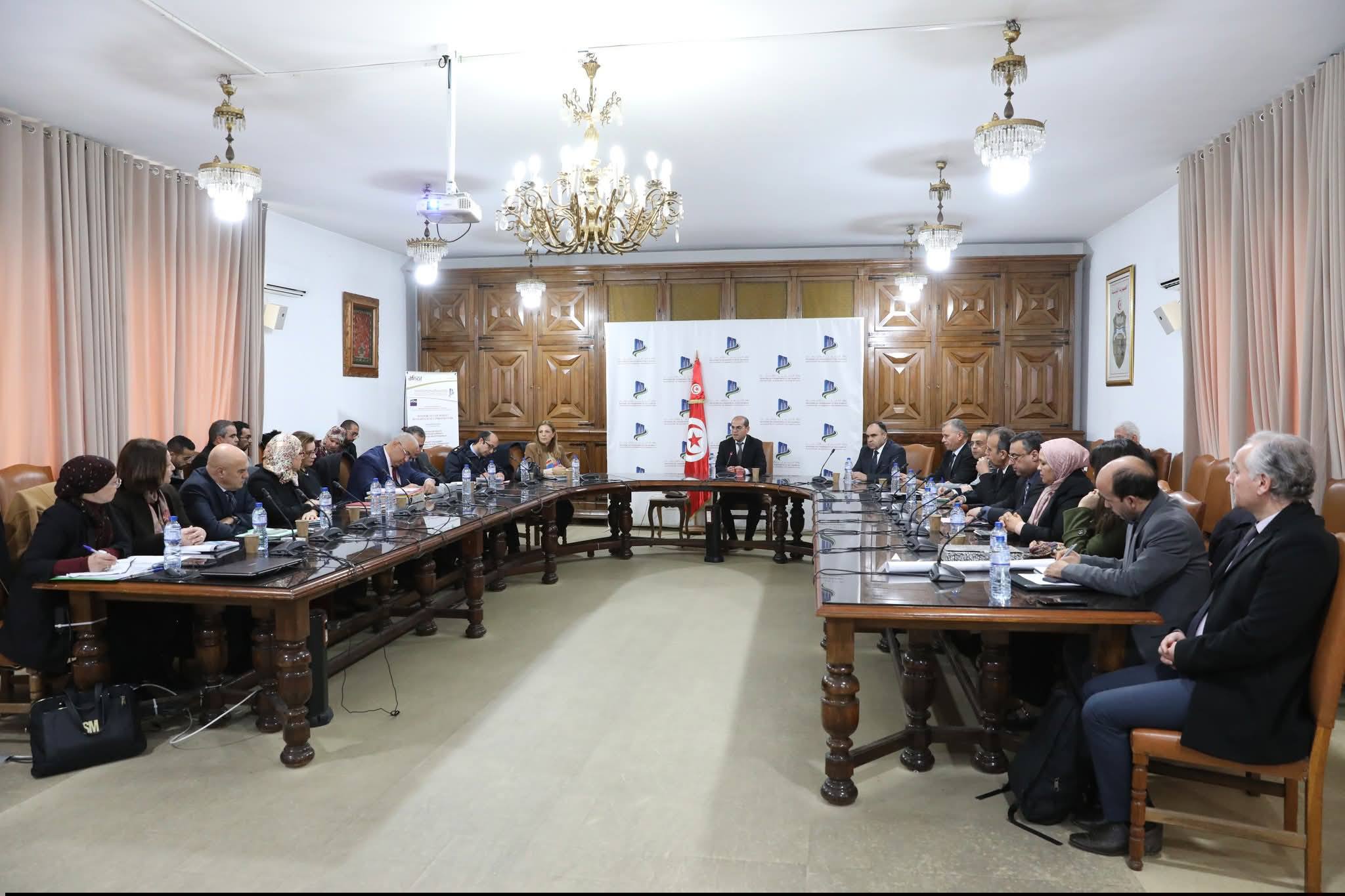 جلسة عمل حول مشروع حماية هضبة سيدي بوسعيد من الانزلاقات.