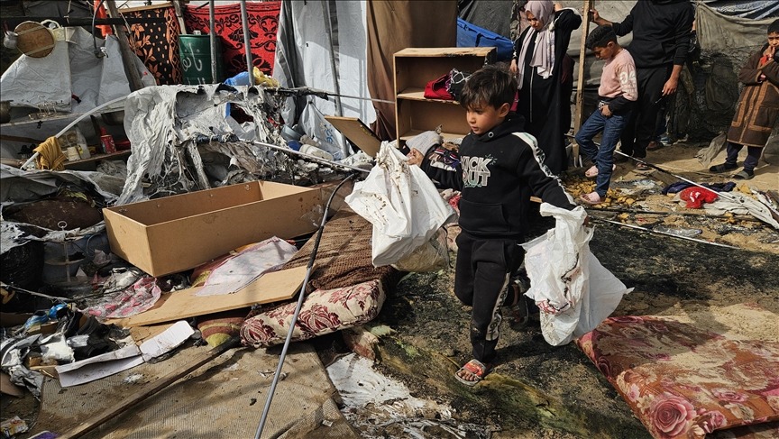 12 شهيدا في قصف استهدف خيام ومنازل النازحين في غزة وخان يونس