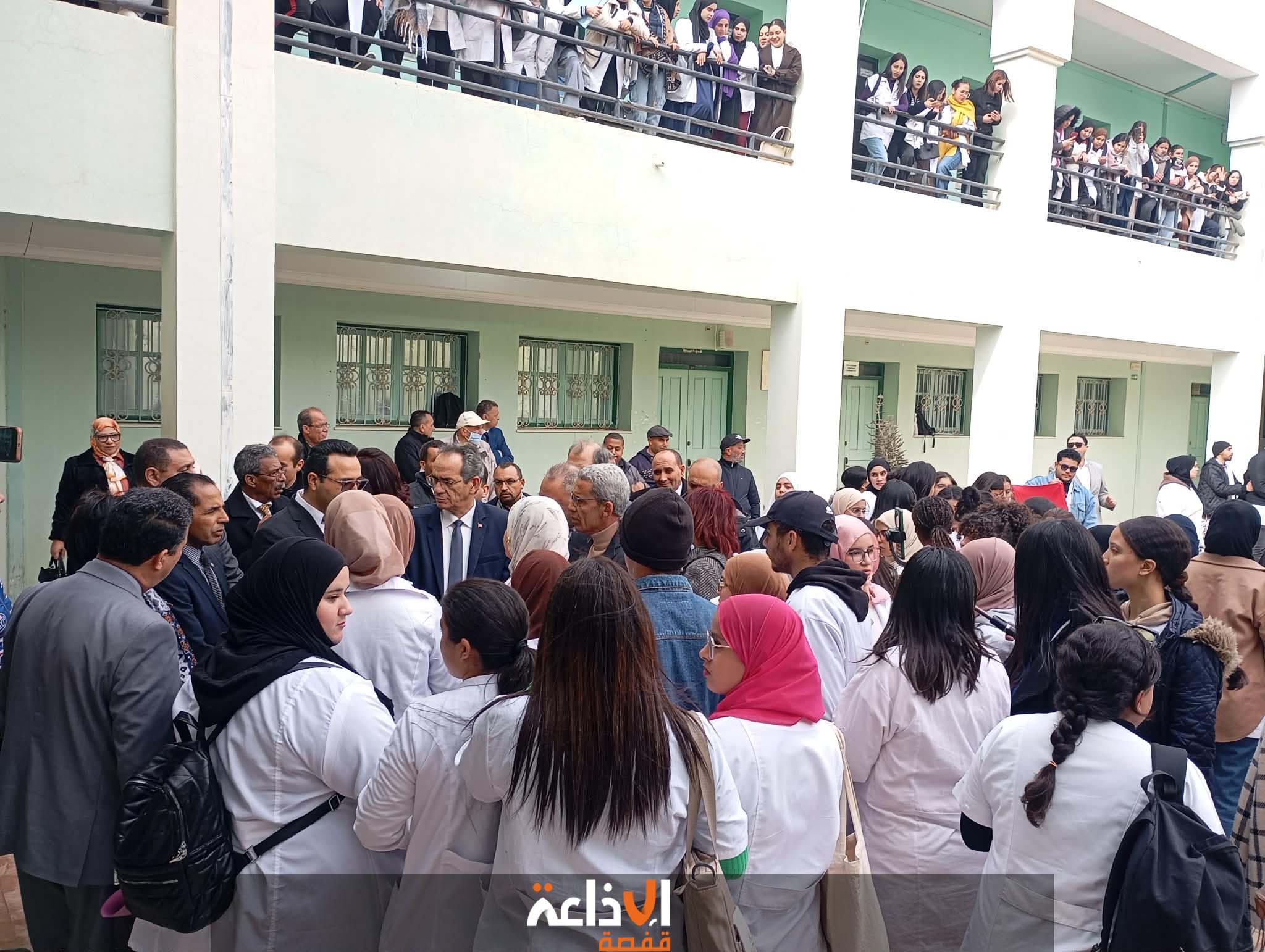   افتتاح اشغال المنتدى العلمي الدولي " التصميم والصحراء والتنمية المستدامة  " بمدينة توزر   