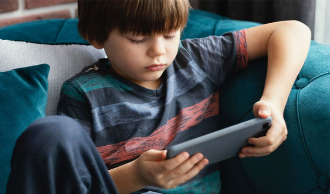 الدعوة إلى حظر وسائل التواصل الاجتماعي عن الأطفال دون 15 عاما