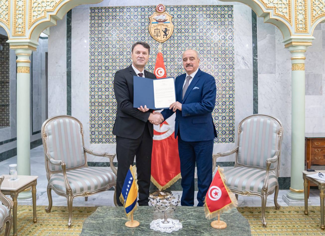 وزير الخارجية يتسلم أوراق اعتماد السفير الجديد للبوسنة والهرسك لدى تونس