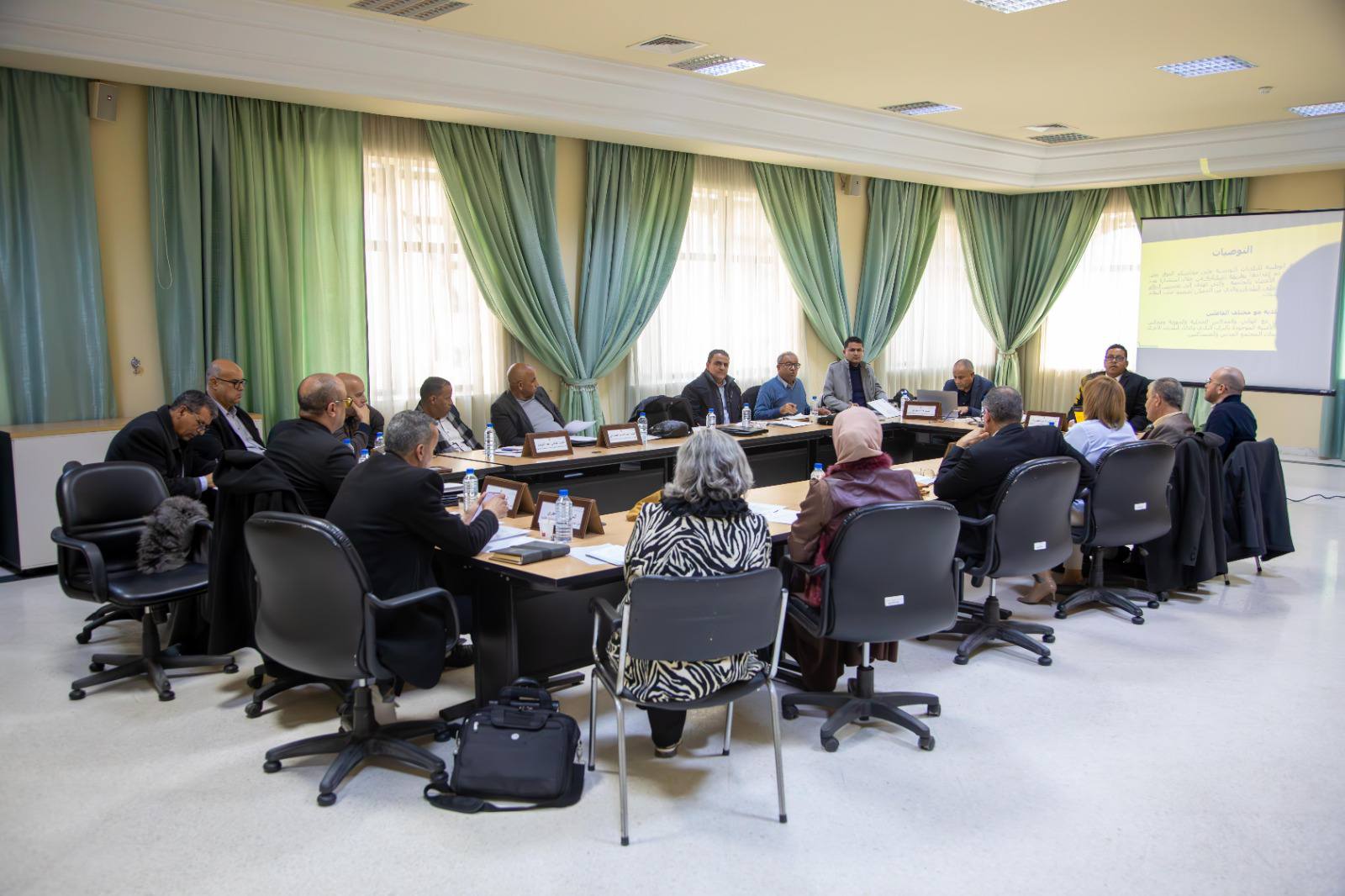 جلسة استماع في لجنة النظام الداخلي بمجلس الجهات مع ممثلي الجامعة الوطنية للبلديات.