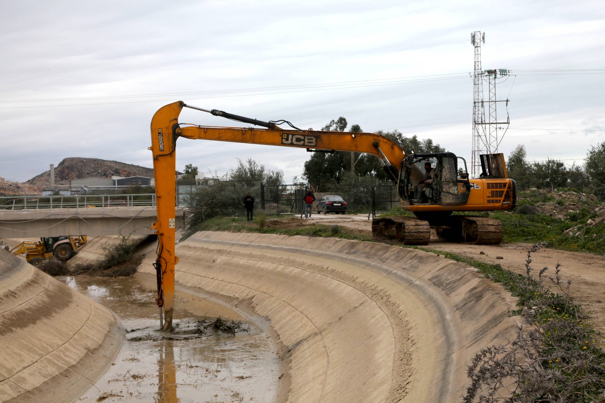 وزارة الفلاحة: تواصل أشغال صيانة قنال مجردة- الوطن القبلي بوتيرة متسارعة