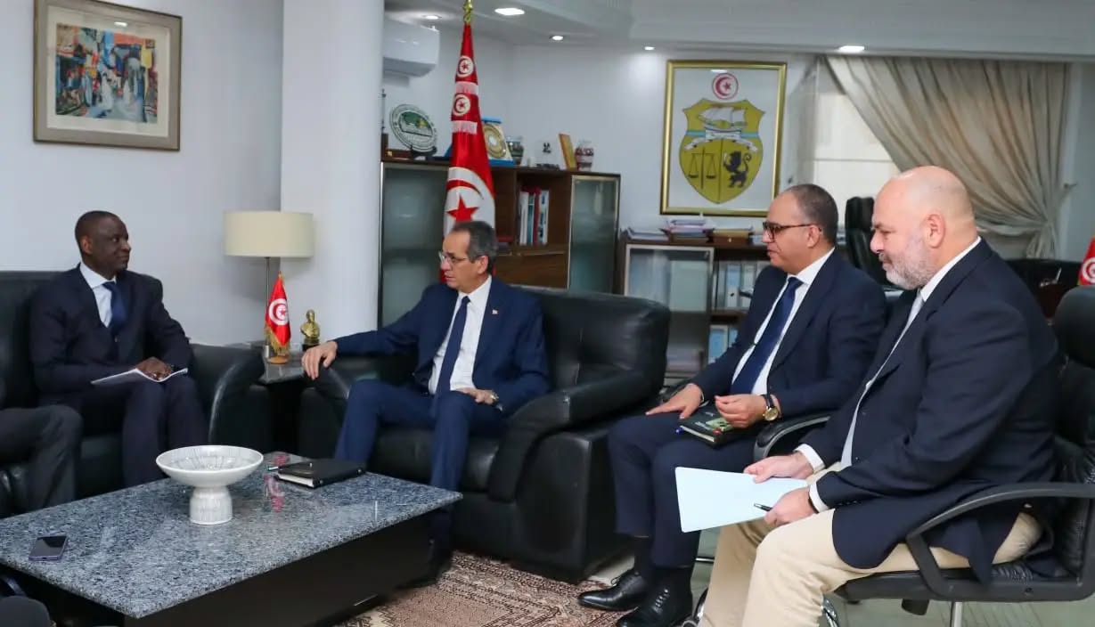 وزير التعليم العالي والبحث العلمي يستقبل وفدا عن البنك الدّولي للإنشاء والتعمير.