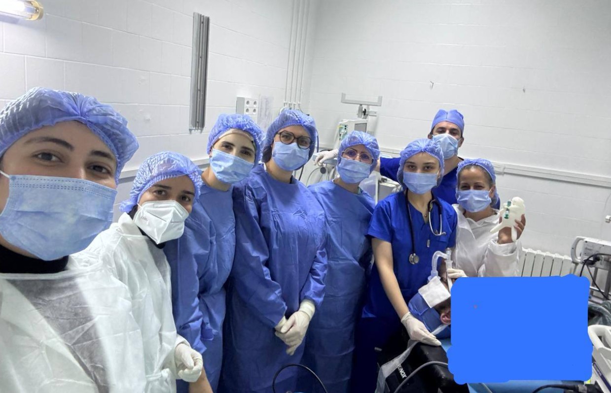 إنجاز طبي متقدّم في طبّ الأمراض الصدرية التداخّلي بمستشفى عبد الرحمان مامي بأريانة