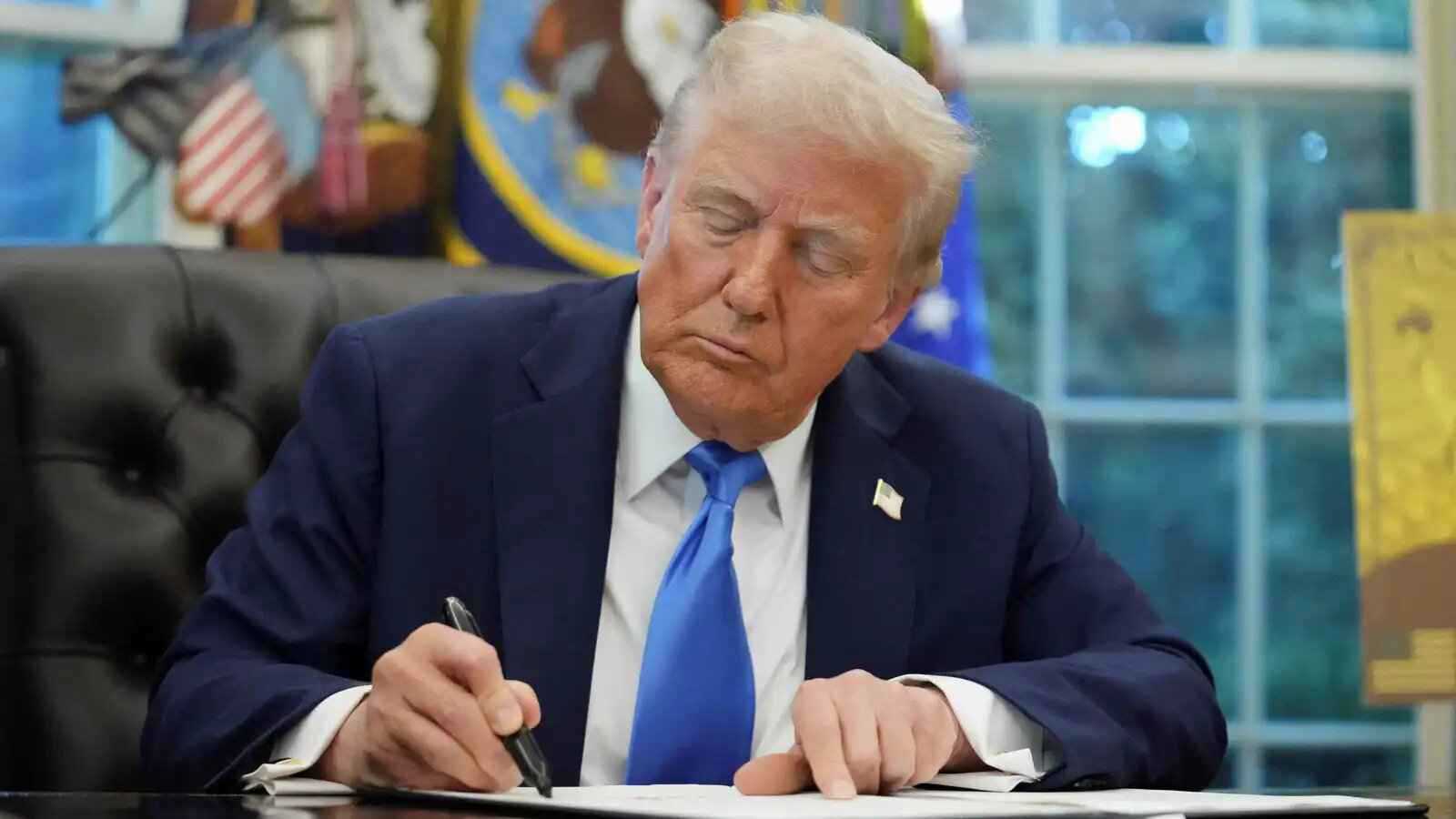 البيت الأبيض: ترامب يوقع أمرا يتعلق بعقوبات ثانوية على إيران