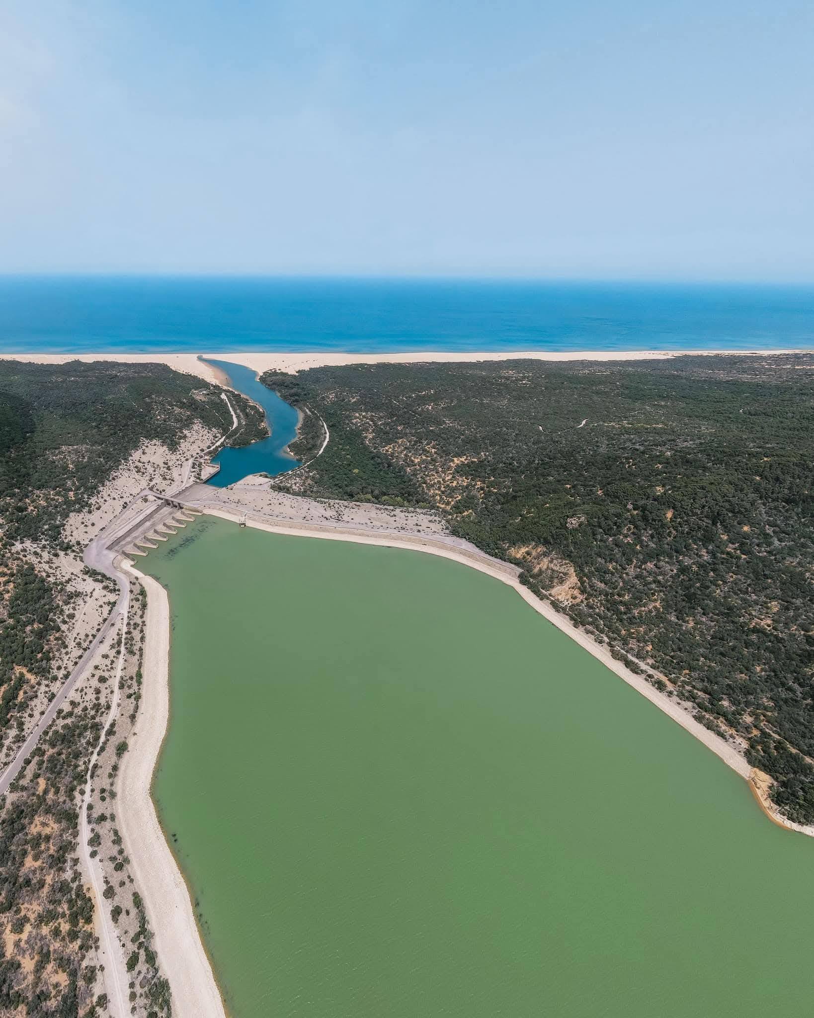 طقس مغيم جزئيا مع أمطار متفرقة بالمناطق الغربية