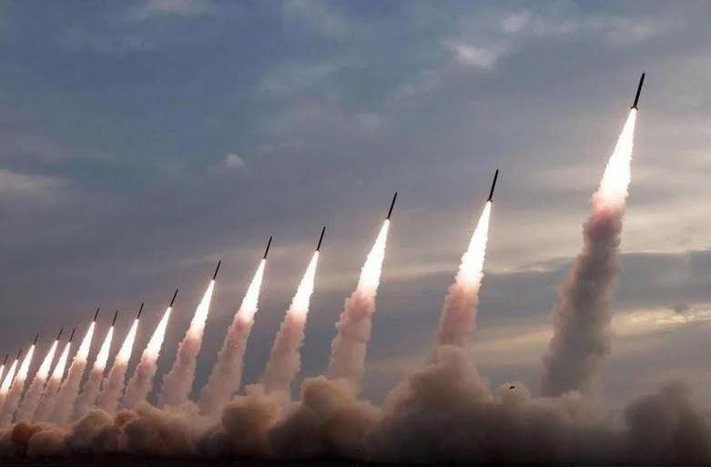 إيران تتوعد بالرد على أي هجوم من أمريكا بضرب قواعدها في المنطقة 