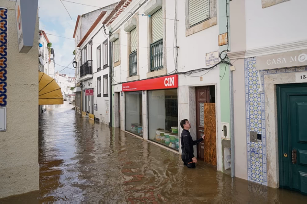 عاصفة "مارتا" تخلف في إسبانيا والبرتغال وفيات وأضرارا كبيرة