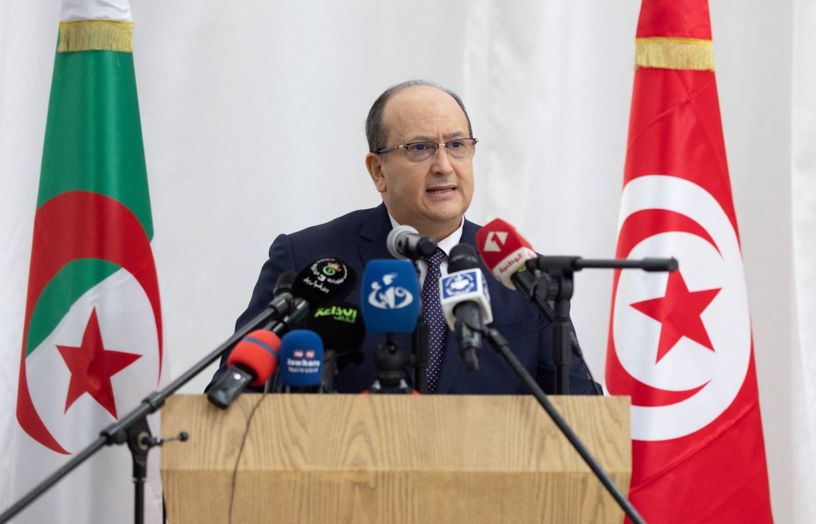 الوزير الأول الجزائري: تحقيق التنمية في المناطق الحدودية من أبرز الأولويات التي ستكون محلَّ تشاور وتنسيق مع تونس