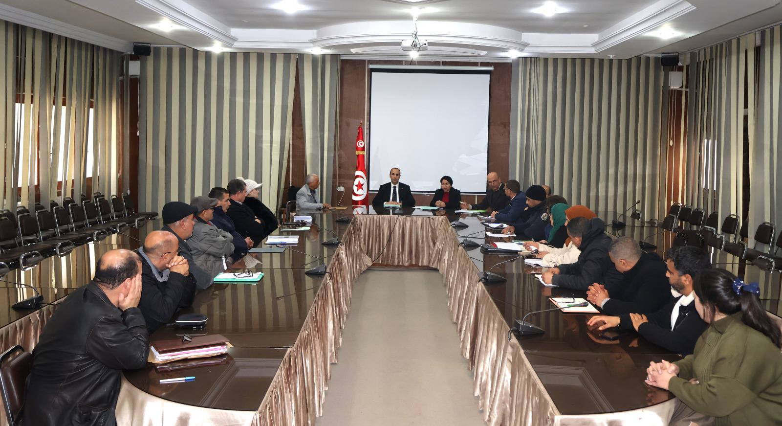 سليانة : الإحاطة بالمستثمرين في القطاع السياحي محور جلسة عمل