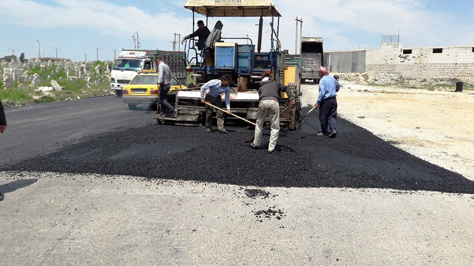 المهدية: أهالي عمادة السمرة بأولاد الشامخ، يقومون بتعببد طريق السمرة بإمكانياتهم الخاصة.