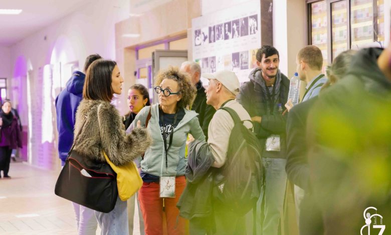 مقيمي مؤسسة رعاية المسنّين الصّادق إدريس ضمن رحلة الألم والأمل والحياة بأيام قرطاج لفنون العرائس 2026