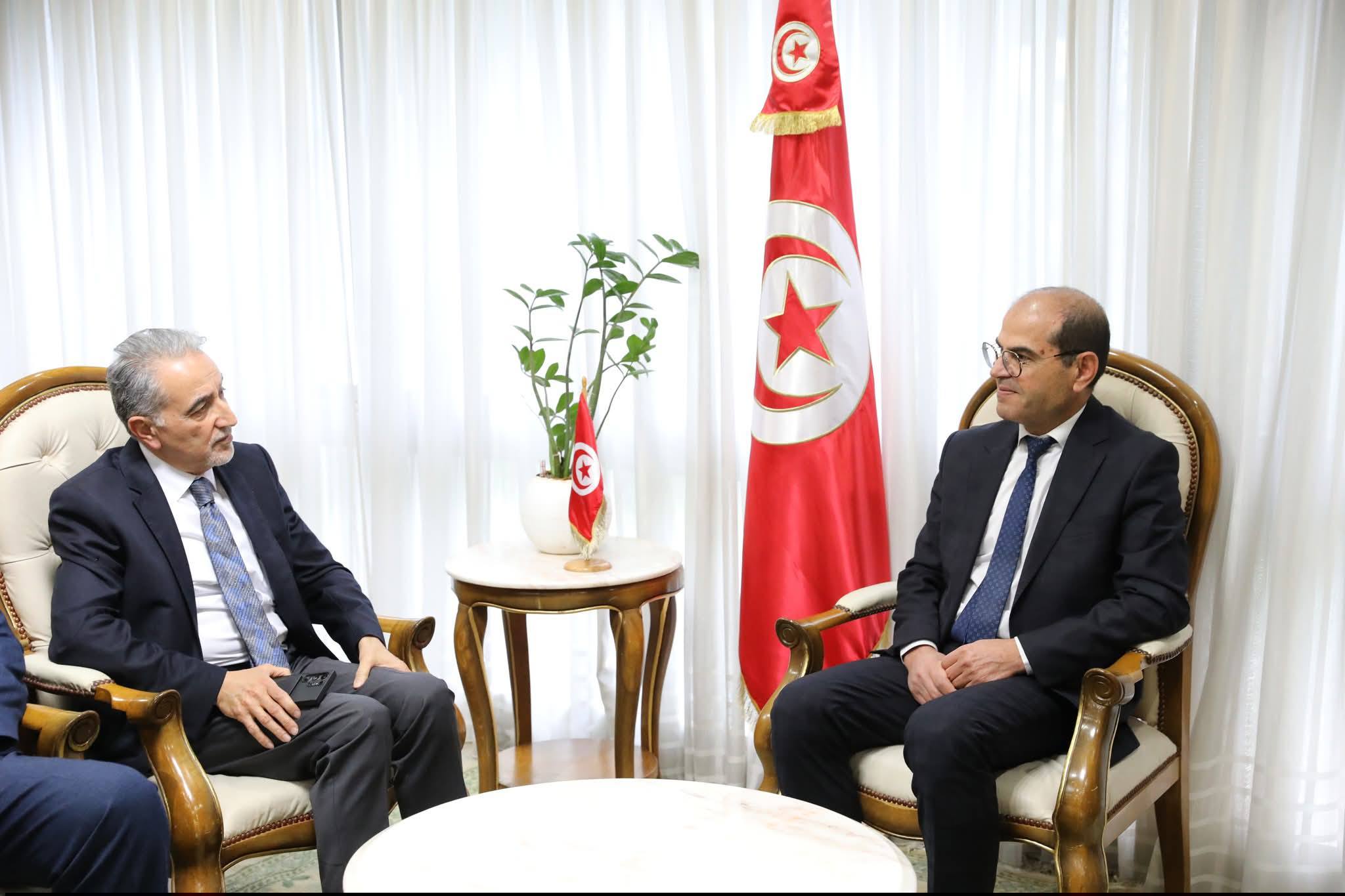 وزير التجهيز و الاسكان يستقبل وفدا عن الصندوق العربي للإنماء الاقتصادي والاجتماعي