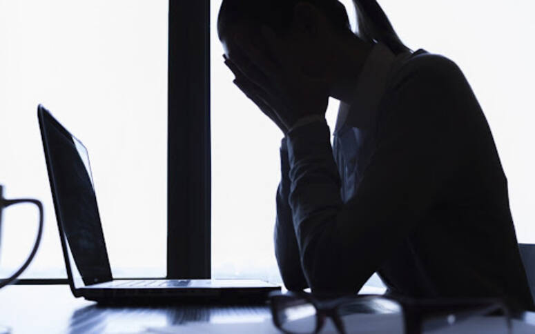 خبراء يحذرون من تسلل العنف السيبرني إلى المدارس ويدعون الى مقاربة شاملة لمجابهته