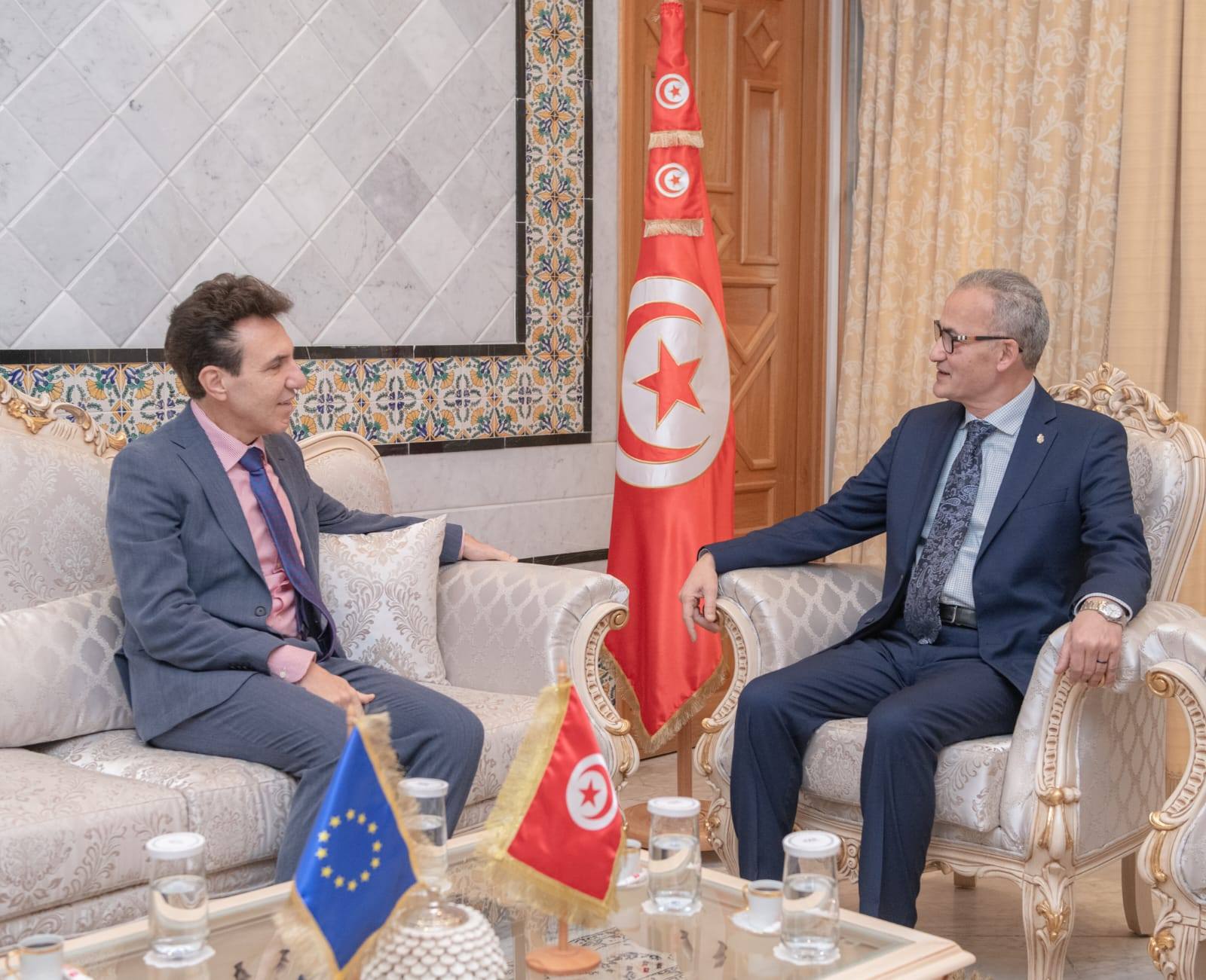 كاتب الدولة لدى وزير الشؤون الخارجية يلتقي رئيس بعثة الاتحاد الأوروبي بتونس